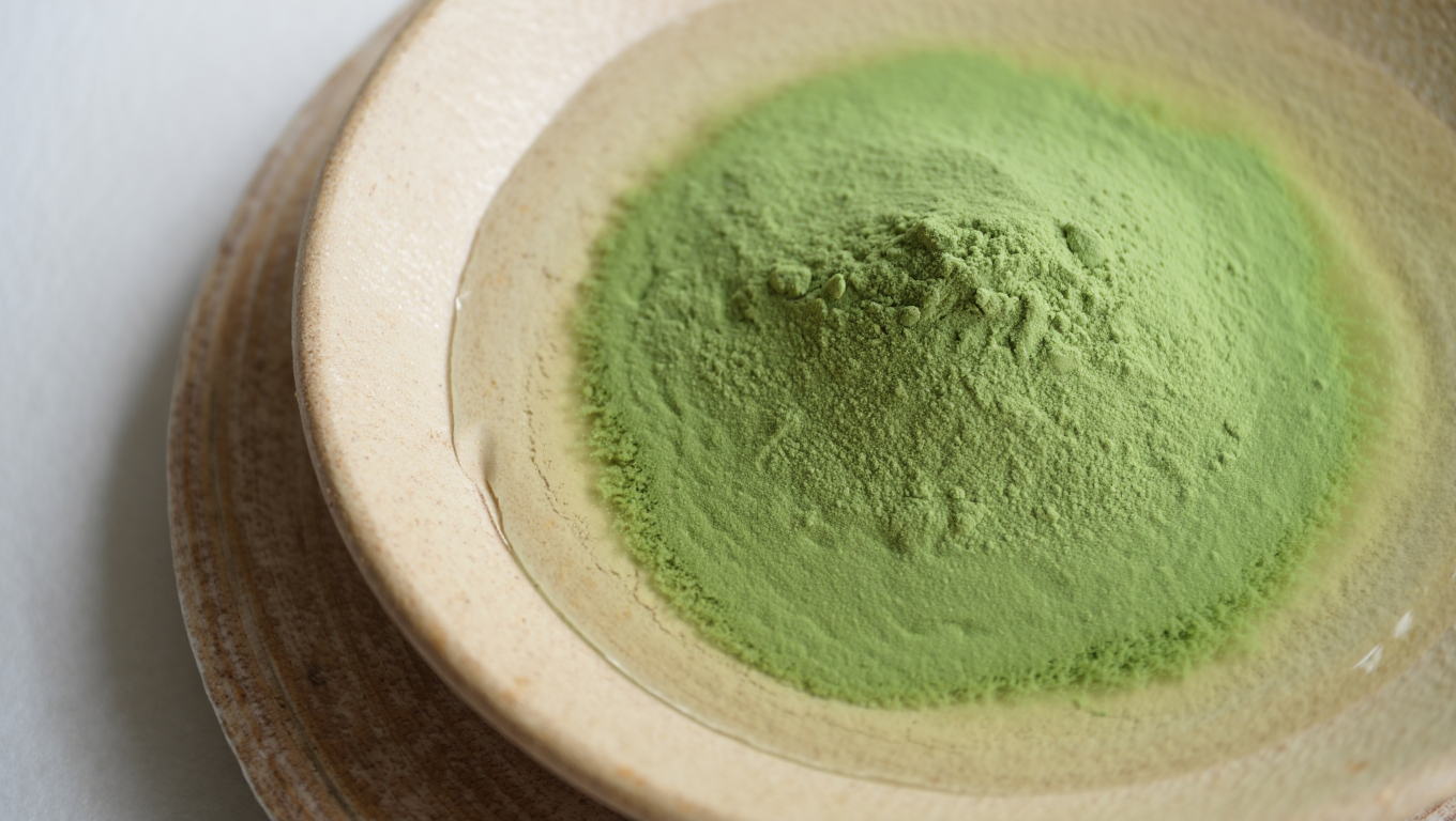 Argile verte : 4 bienfaits profonds qui ont transformé ma peau, mon ventre et mon énergie